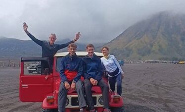 Open Trip Tumpak Sewu Malang Bromo Get on Explore | Sewa Jeep untuk Explore Bromo