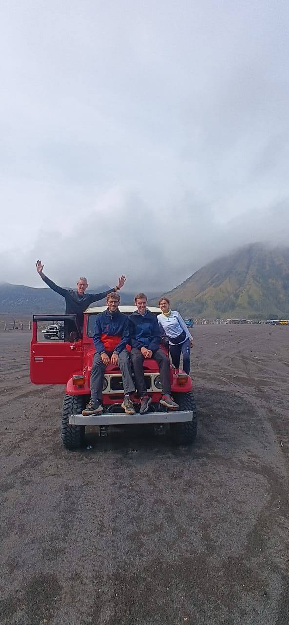 Open Trip Tumpak Sewu Malang Bromo Get on Explore | Sewa Jeep untuk Explore Bromo