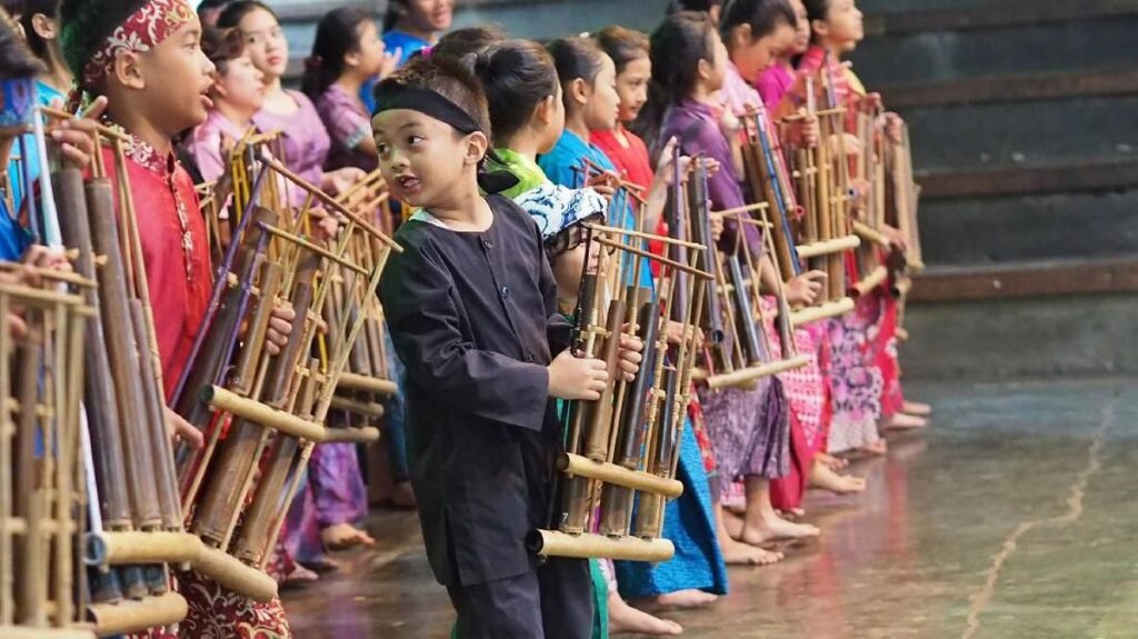 Angklung Get on Explore Indonesian Travel