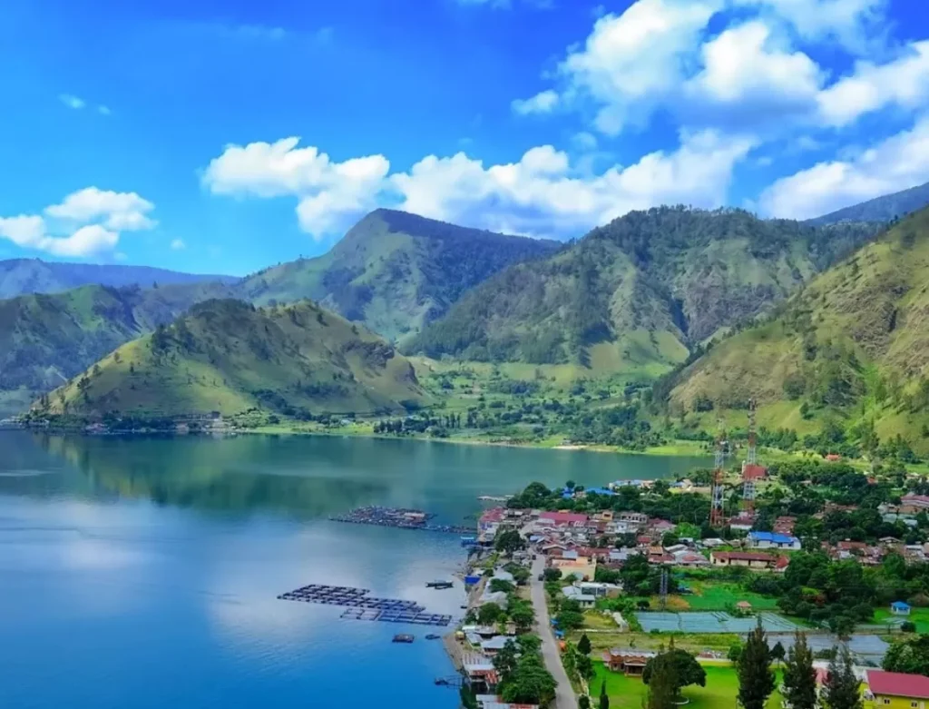 iconic adventure in indonesia for young backpacker - Toba Lake