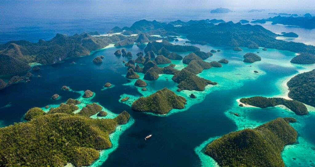 iconic adventure in indonesia for young backpacker - Raja Ampat